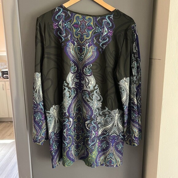 Effortless Style by Citiknits Women’s Top Green Long Sleeve Bell V-Neck Large - Picture 7 of 11